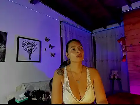 mykaelahoney online show from February 13, 7:21 am