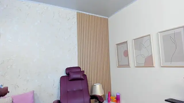 amber-hill online show from October 23, 5:41 pm