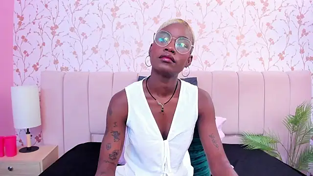 amber-hill online show from December 15, 7:19 pm