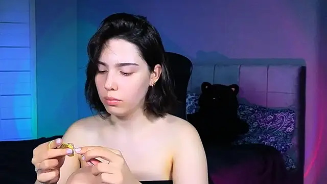 Stacy Gonzales  online show from April 11, 8:07 am