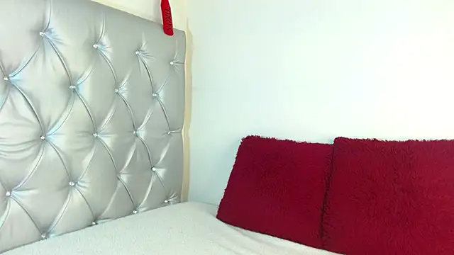 JessicaRabbit04 online show from November 12, 9:46 pm