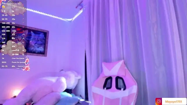 kiki cavilll online show from June 3, 3:39 pm