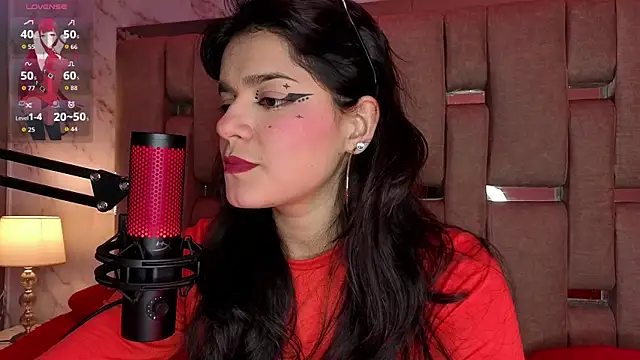 ValerieKay  online show from April 8, 4:20 pm