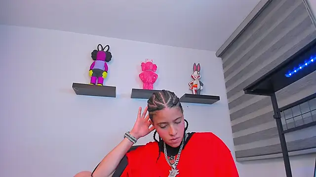 Gangster Girl online show from December 4, 4:48 am