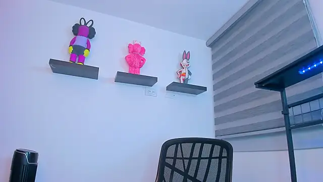 Gangster Girl online show from November 12, 1:47 am