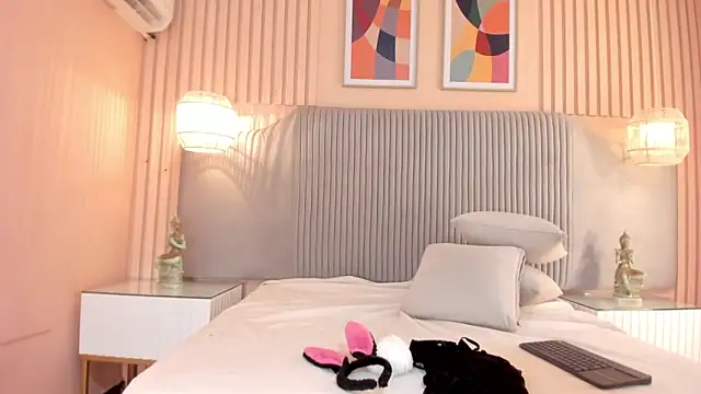 samyriverss online show from November 1, 2:27 am