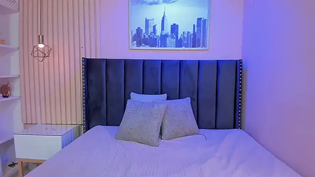 viiolett lee online show from September 20, 9:46 pm