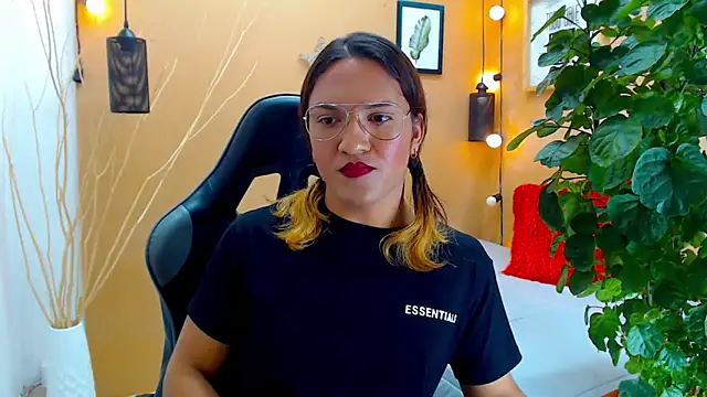 aslyhernandez 7 online show from September 18, 3:32 pm