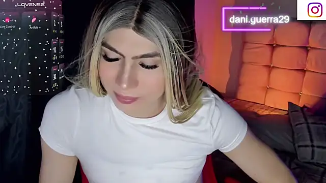 saskya online show from April 3, 3:04 am