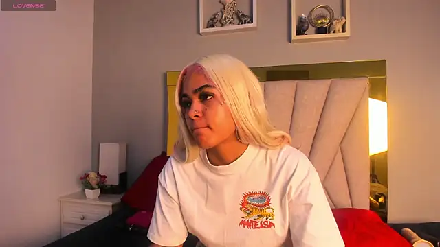 vahiolet fuentes online show from May 8, 3:21 am