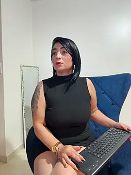 karenlennox1 online show from March 14, 10:44 pm