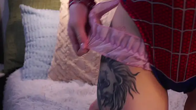 EdlinHargus online show from November 2, 6:06 am