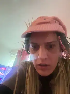 Haleytightlips1986 online show from April 18, 6:32 pm