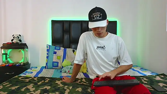 Brutal Sex Fucking online show from March 25, 9:50 pm