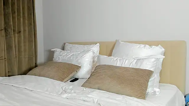 kirraa  online show from December 21, 8:46 pm