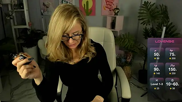 LadyIzabel online show from December 5, 8:25 am