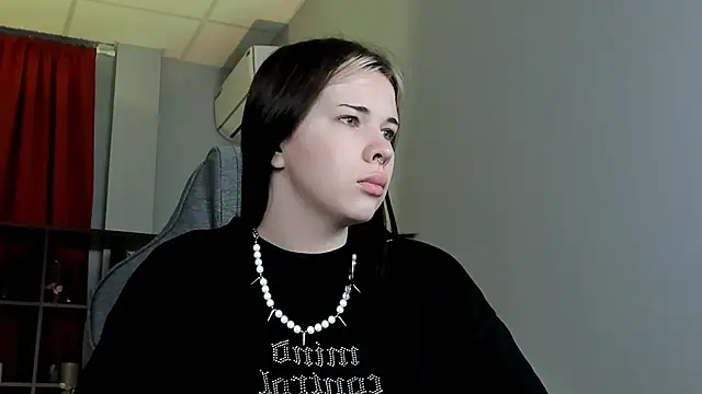 AliceSunday online show from December 5, 2:00 am