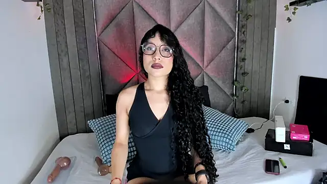 BriaConner  online show from April 6, 1:38 am