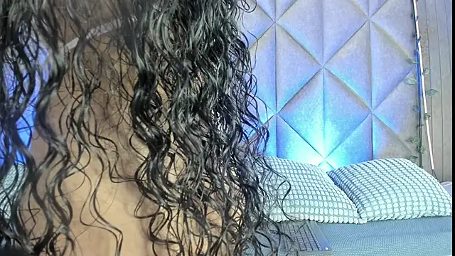 Snapshot of BriaConner_ chatting on October 20, 1:52 am BriaConner online show from October 20, 1:52 am