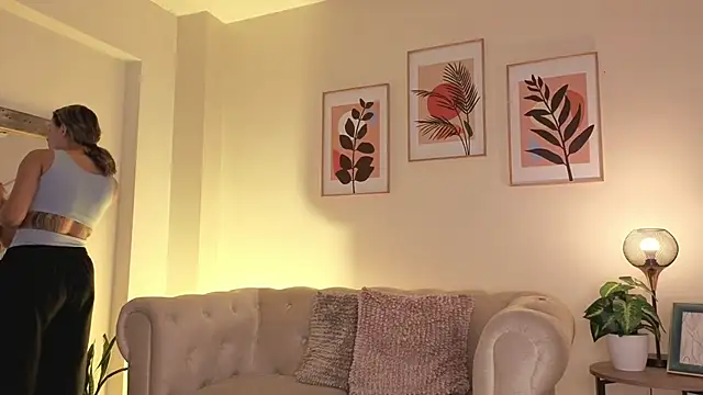 DahianaWalcott online show from February 23, 3:00 pm