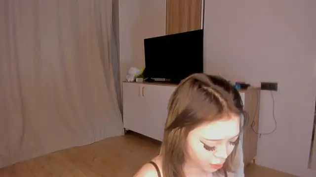 nacumi mi online show from April 10, 3:51 pm