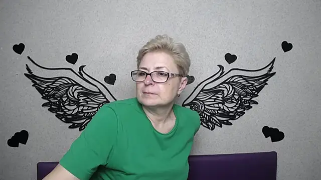 EmiliaGree online show from April 7, 5:15 pm