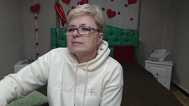 EmiliaGree online show from February 5, 8:23 pm