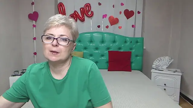 EmiliaGree online show from March 26, 6:20 pm