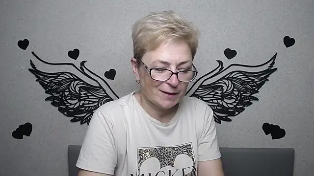 EmiliaGree online show from July 15, 5:17 pm