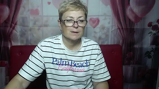 EmiliaGree online show from July 7, 4:54 pm
