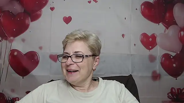 EmiliaGree online show from April 9, 5:18 pm