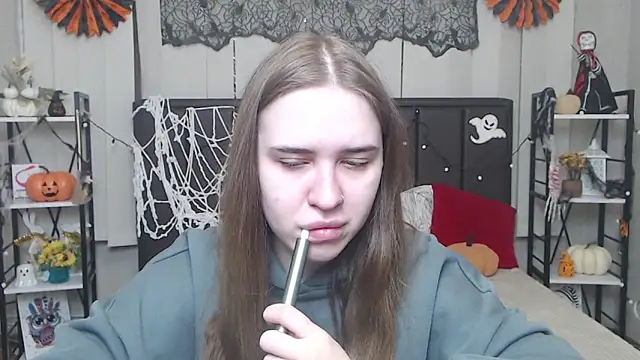 LauraHlot online show from October 29, 6:43 pm