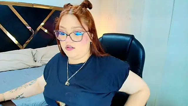 Camiila Osorio online show from May 26, 7:35 pm