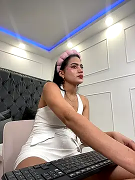 ariel jonees online show from December 14, 5:13 am