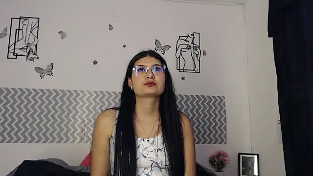 cloehonney online show from October 3, 8:47 pm