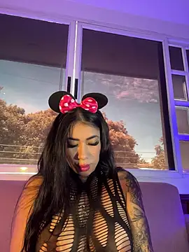 kiim taaylor online show from October 21, 3:16 pm