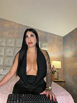 kiim taaylor online show from July 27, 6:05 pm
