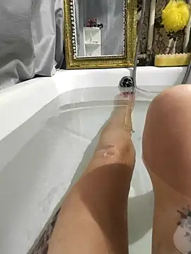 SweetLeila40 online show from March 8, 10:35 pm