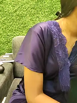 yhona darling online show from April 6, 10:16 am