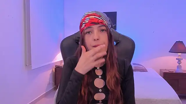 sofiarouge online show from December 16, 7:53 pm