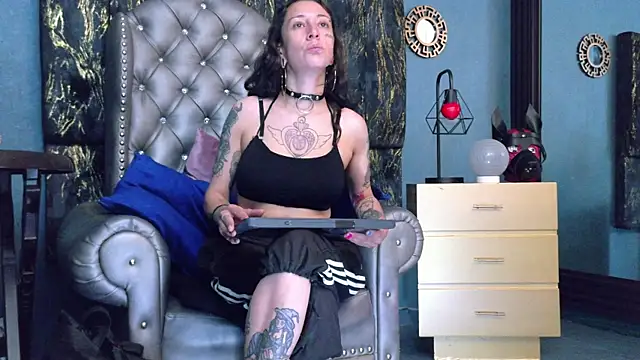 LusstCruella online show from April 6, 12:17 pm