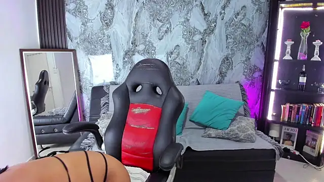 Carlota milf 30 online show from November 11, 7:11 pm