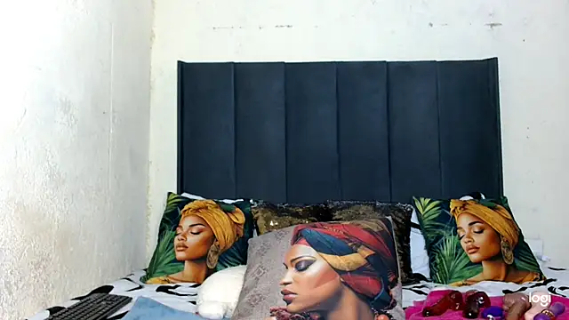 quenliyasa online show from April 13, 9:15 pm