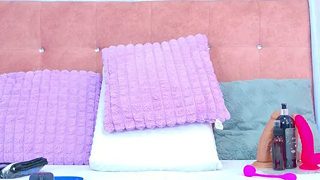 AlliciaKim online show from November 25, 7:15 pm