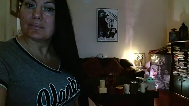 mandaloriangirls online show from June 1, 6:31 pm