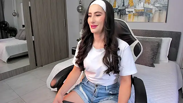 SaraGomez1 online show from May 27, 12:13 pm