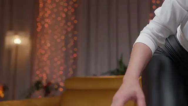 EllisSkyler online show from April 8, 8:33 pm