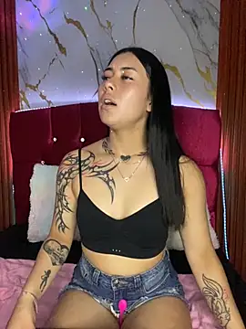 Snapshot of emily_22x chatting on September 27, 9:22 pm emily 22x online show from September 27, 9:22 pm