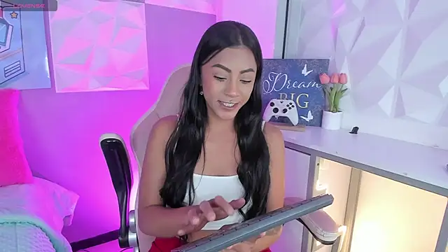 Amber villalobos  online show from March 31, 10:32 pm