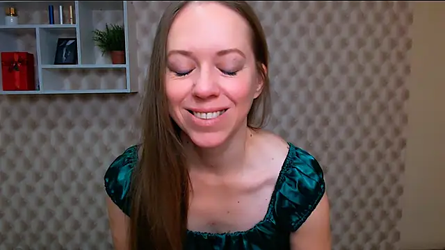 Snapshot of GloriaSi_ chatting on October 17, 4:59 am GloriaSi online show from October 17, 4:59 am